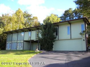 40 W 17th St, Hazleton, PA 18201