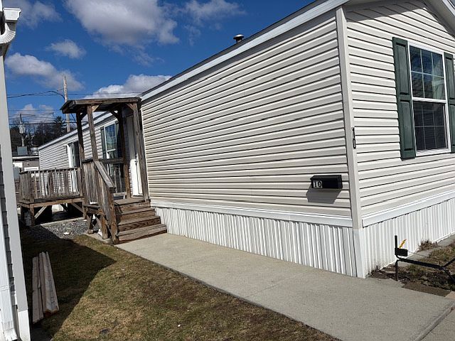 1st image of 10 Cadillac Dr