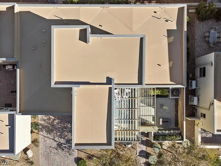 4262 Swift St — Photo 34