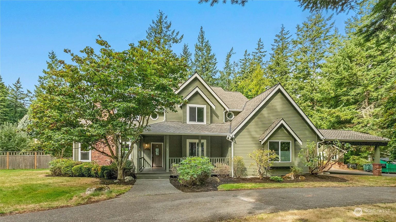 355 Viewcrest Road photo 1