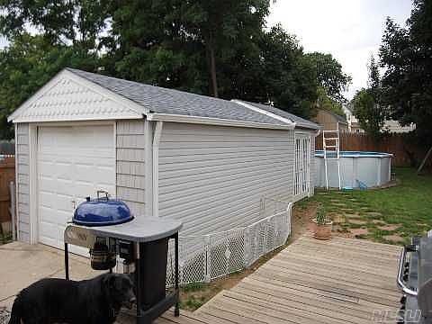 5th image of 170 Ketcham Ave