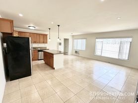 7209 Willoughby Ave, Los Angeles, CA