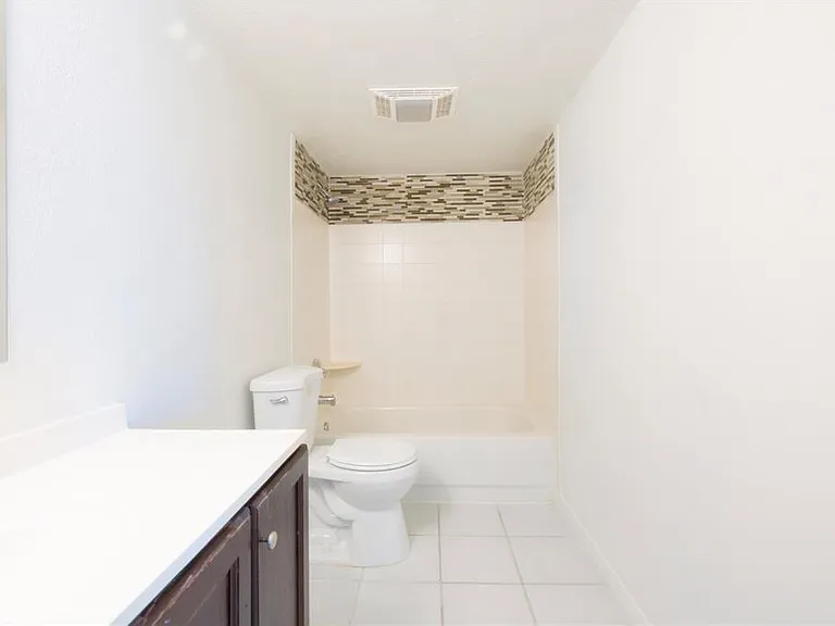 2947 Poplar Ave — Photo 33
