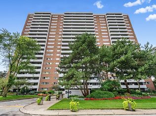 240 Scarlett Rd W #413, Toronto, ON M6N4X4