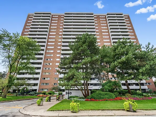 240 Scarlett Rd W #413, Toronto, ON M6N 4X4