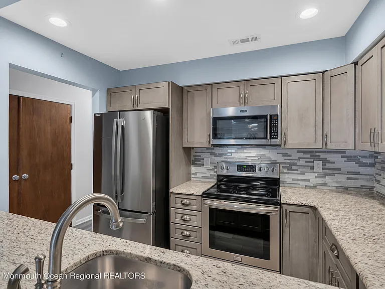 4 Lisa Ct — Photo 7