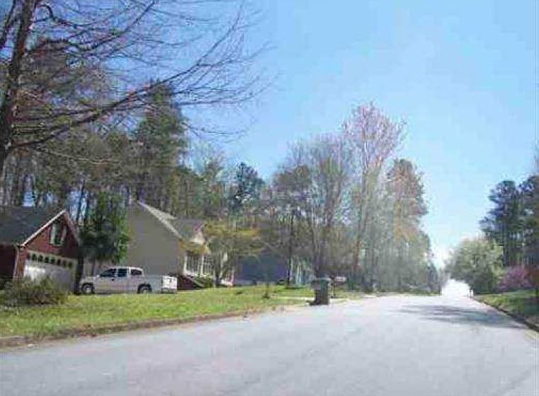 2nd image of 90 Fairview Chase
