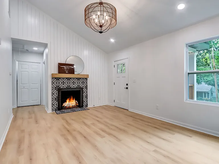 1250 Byewood Ln SW — Photo 6