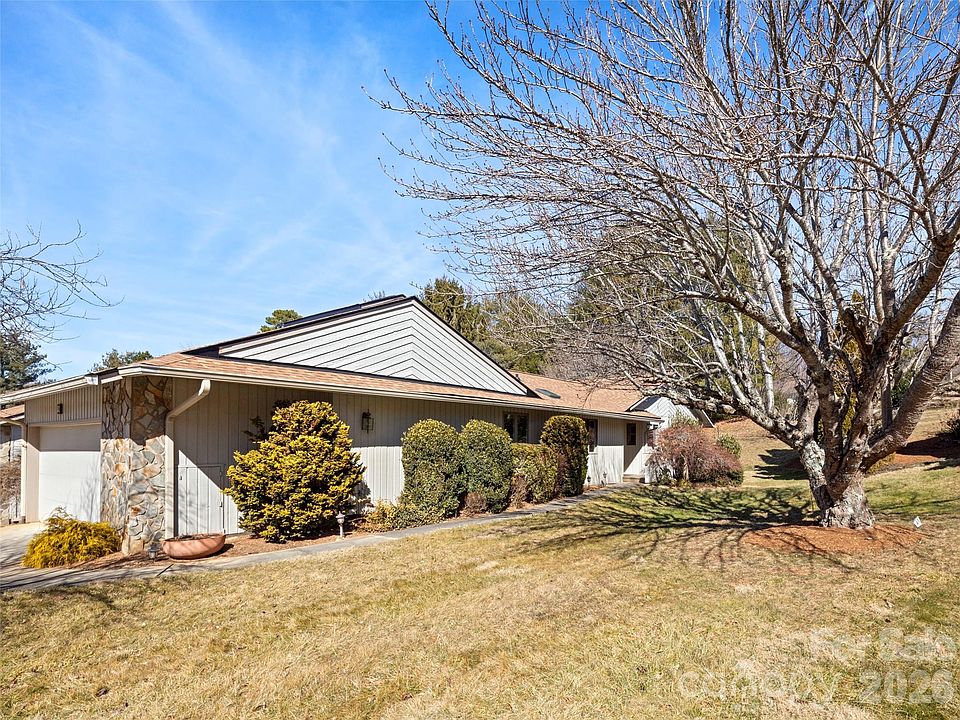 1st image of 132 Deerlake Dr