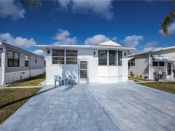 182 Caravan Cir, North Fort Myers, FL 33903