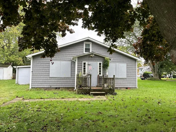 133 Bayview Dr, Mastic Beach, NY 11951