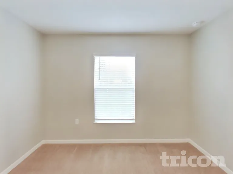 57 Pilgrim Dr — Photo 11