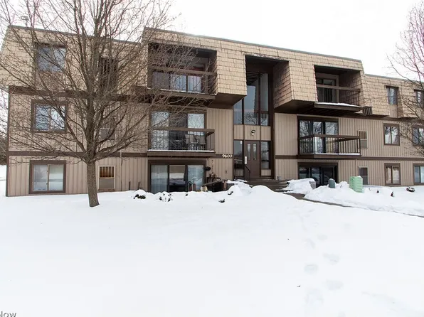 9600 Cove Dr Unit B9, North Royalton, OH 44133