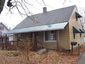 1st image of 118 W Coshocton St