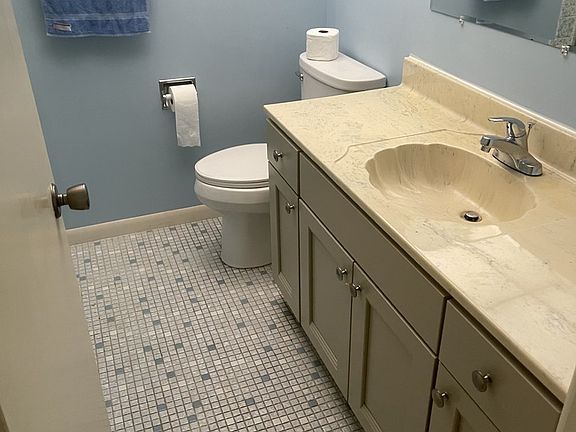 2nd image of 75 6th Ave APT 108
