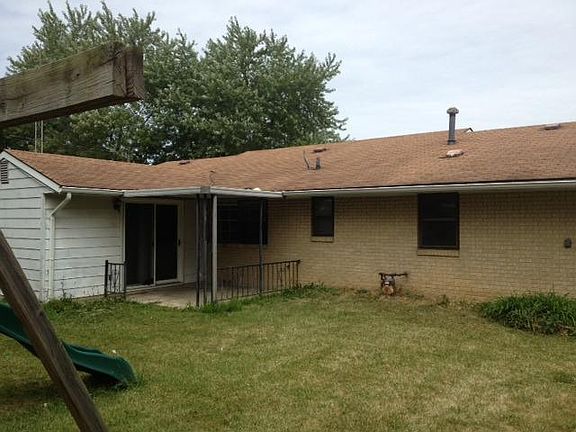 2nd image of 6870 Stonehurst Dr