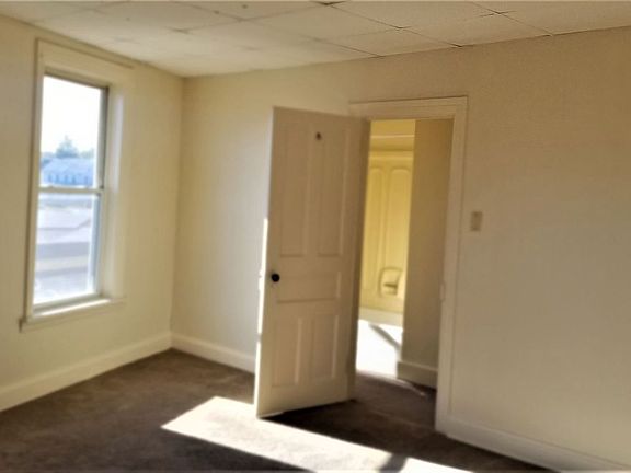 5th image of 2636 Walnut St APT 3E