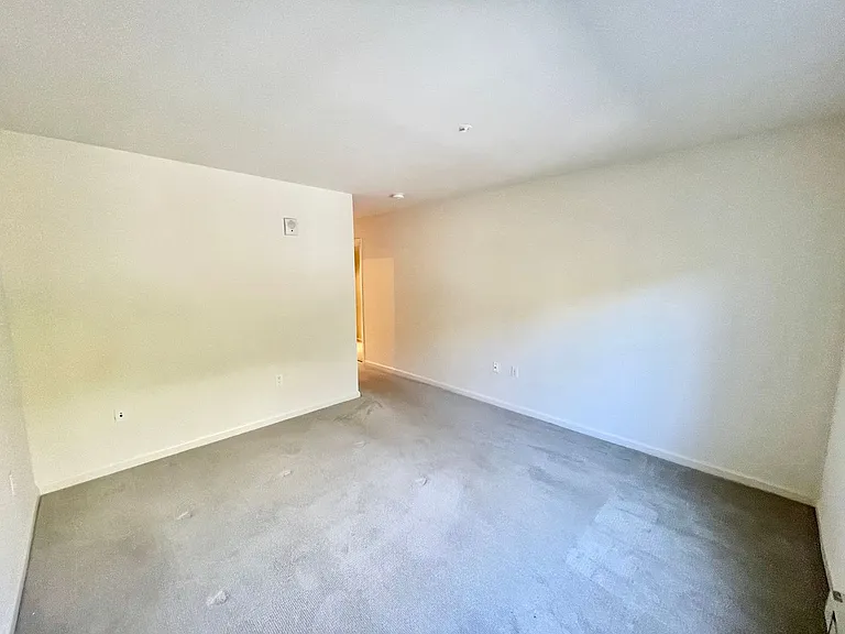 650 Chestnut St #104 — Photo 16