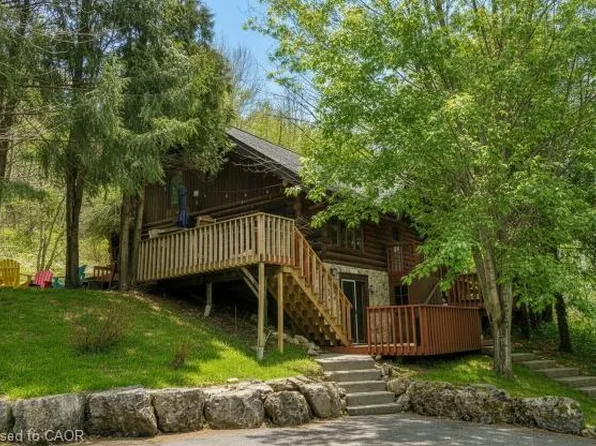 1112 Safari Rd, Hamilton, ON L8B 1A4