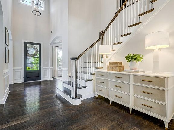 3rd image of 208 Johnston Farm Ln