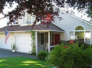 25267 Lake Wilderness Country Club Dr SE #C, Maple Valley, WA 98038