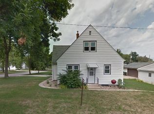 2025 W 7th St, Waterloo, IA 50702