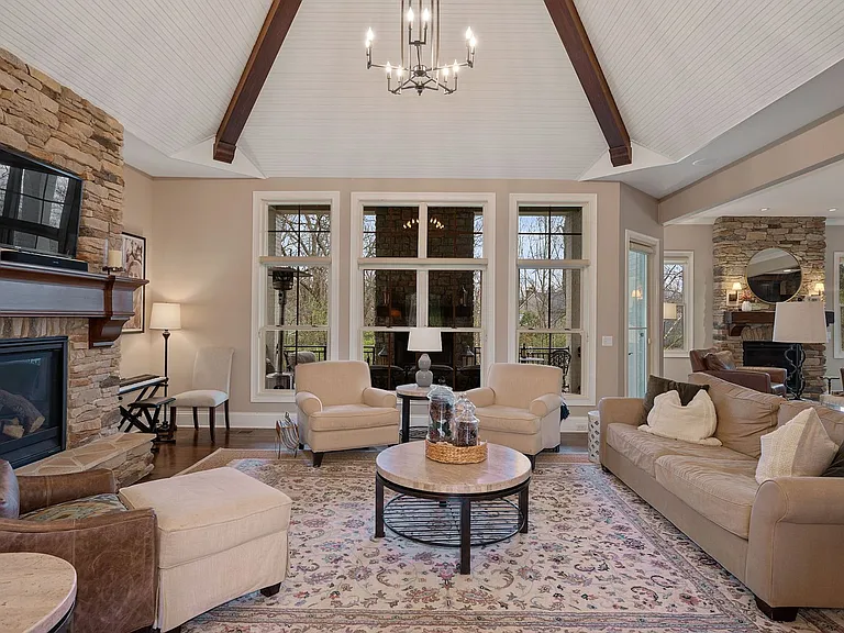 7715 Cathedral Hill Dr — Photo 15