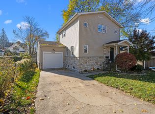 311 Ohio Ave, St Charles, IL 60174