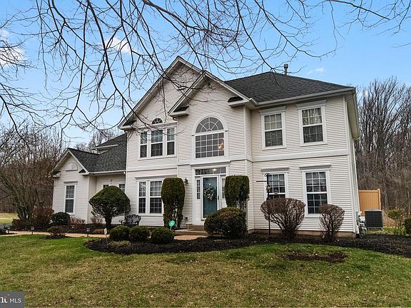 3rd image of 42 Devon Rd