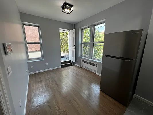 Rented by Extend Realty Inc | media 20