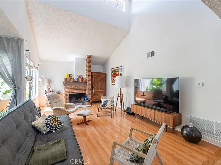110 Firwood — Photo 3