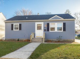 1038 W New York St, Aurora, IL 60506