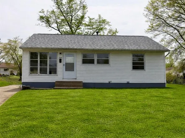 302 Banff Cir, Saint Louis, MO 63137