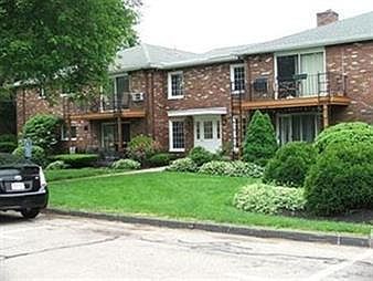 2nd image of 80 Fountain Ln APT 4