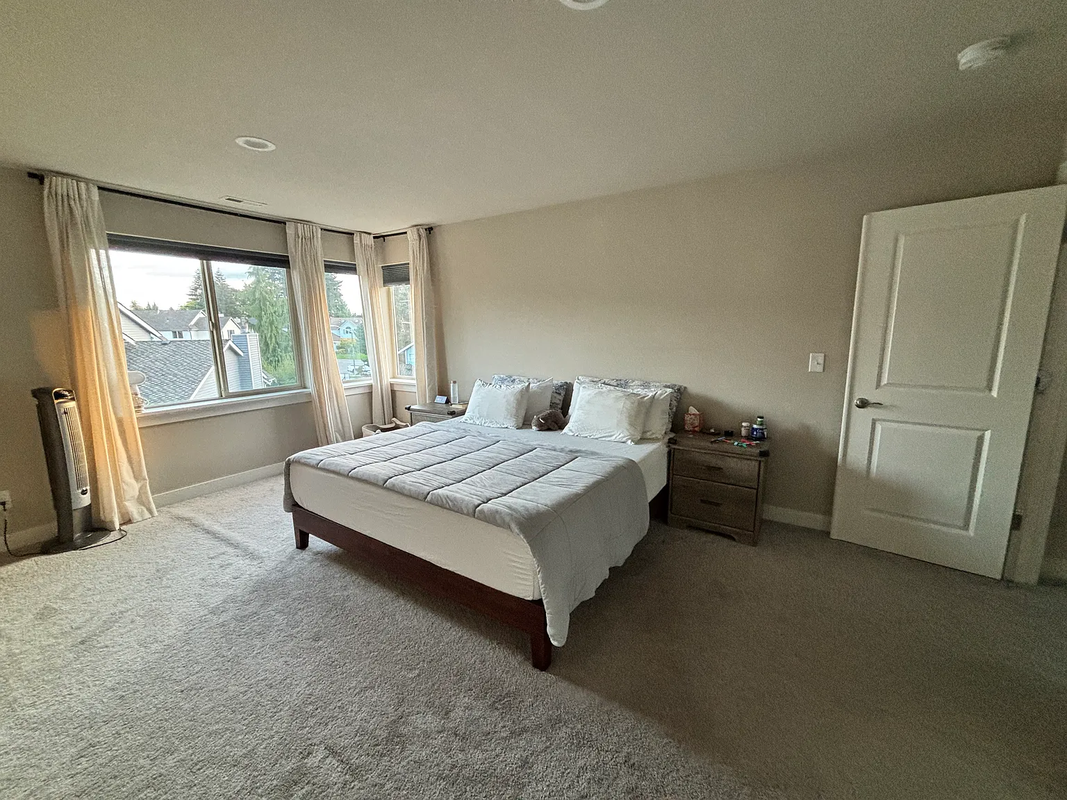 5 bed, 3254 sqft, $4,750 — Photo 3