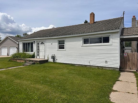 3rd image of 1116 Pine Rd