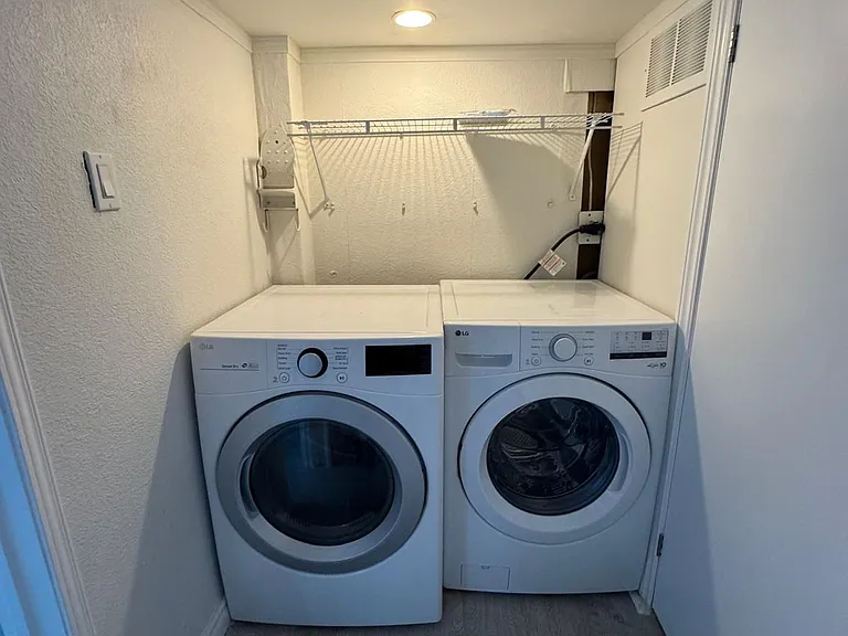 44 Royal Orchard Blvd — Photo 18