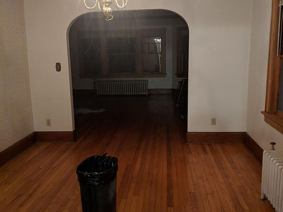 5th image of 1312 Evelyn St #1