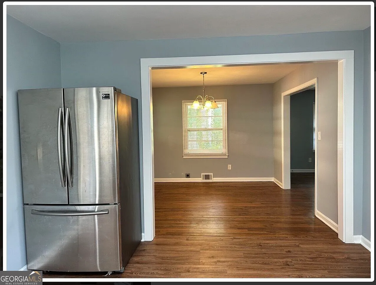 3 bed, 2.0 bath, 1630 sqft, $3,000 — Photo 4