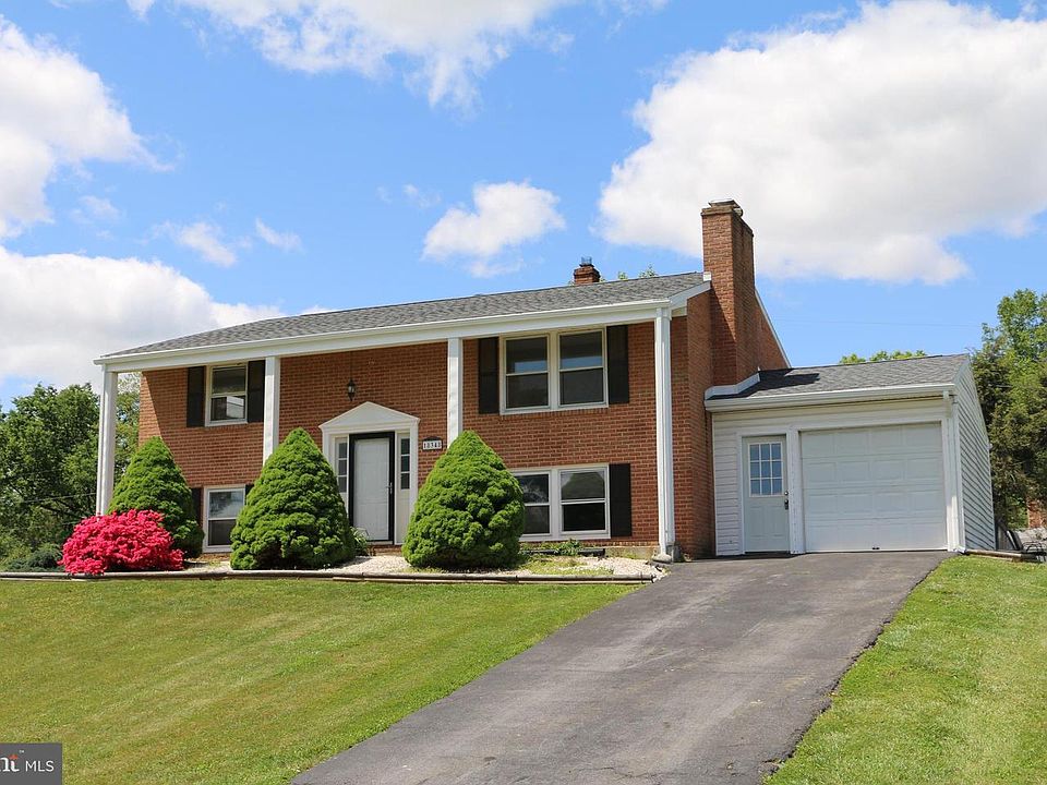 1st image of 18348 Woodside Dr