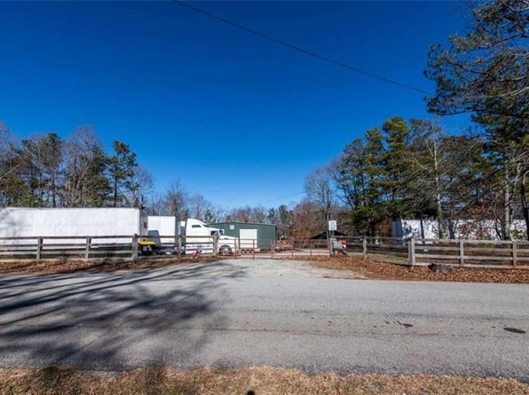 200 Heath Rd, Carrollton, GA 30116