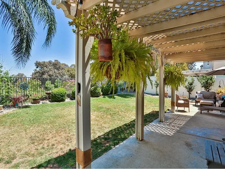 15434 Ficus St — Photo 28