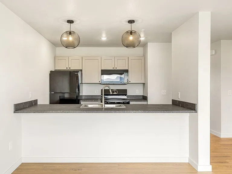 172 Brewers Blvd — Photo 17