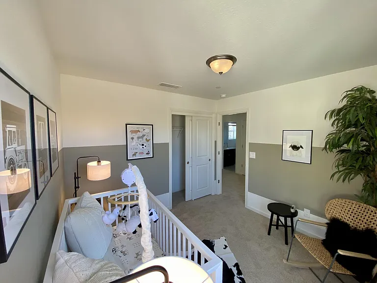 2052 N Rogers Ln — Photo 16