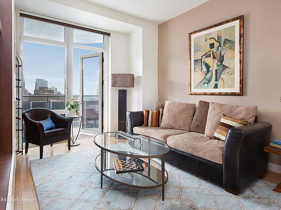 5th image of 555 W 59th St APT 32C