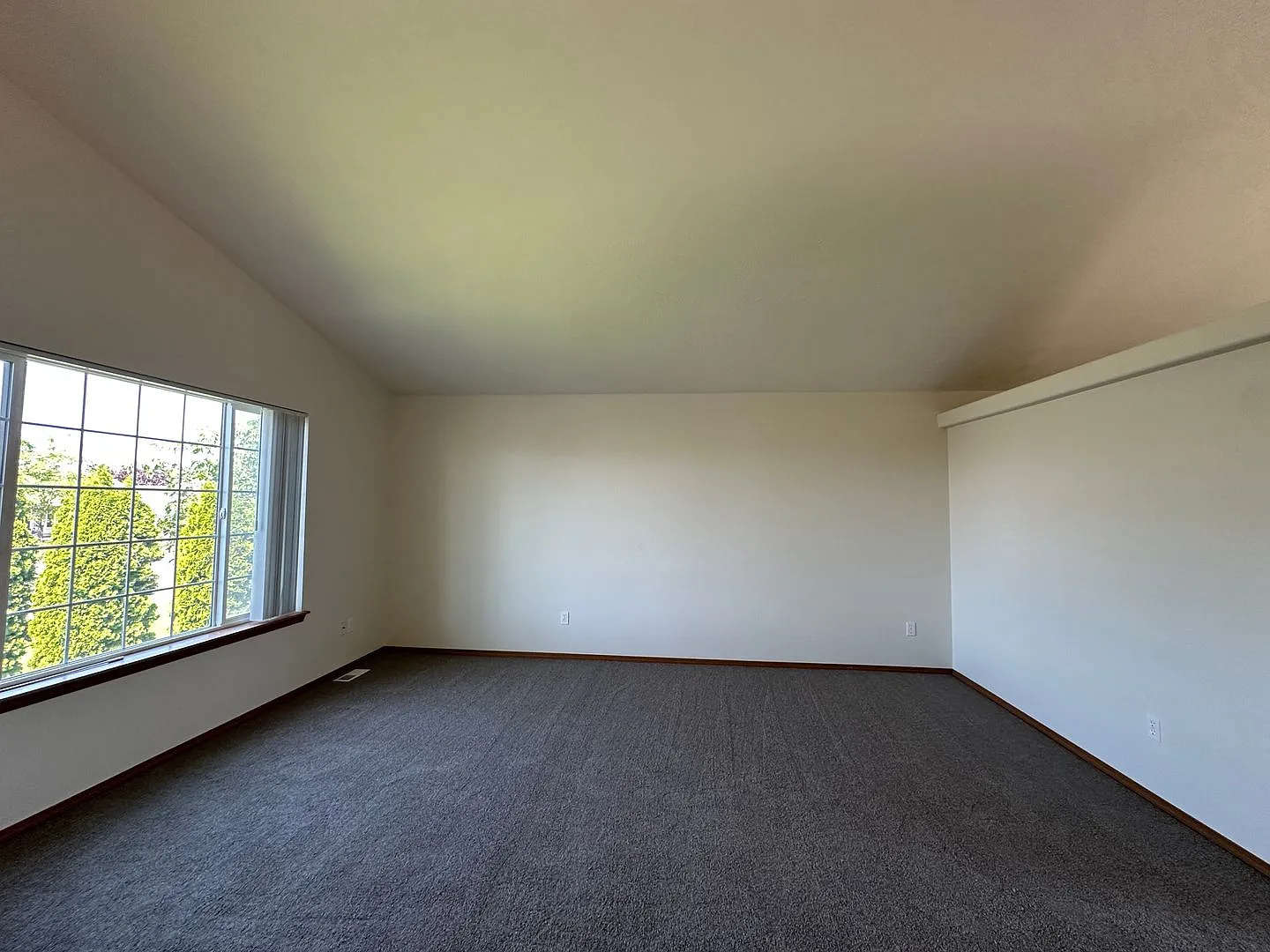 419 N Arbutus Ave — Photo 4
