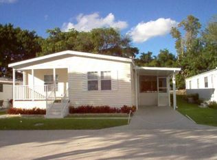 8 Plantation Blvd, Lake Worth, FL 33467