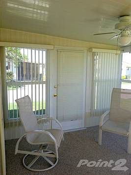 Lovely Florida Room on East Side