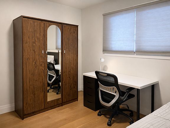 Bedroom B: $830 Private room with Double sized bed