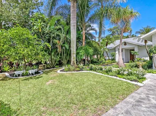 2610 14th St N, Naples, FL 34103